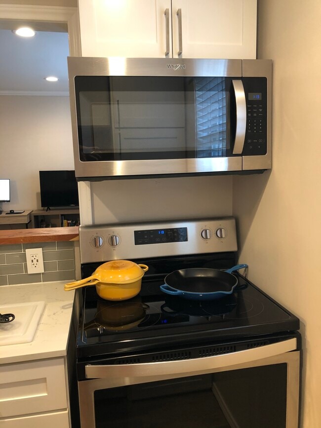 Building Photo - 312 Jagoe St Unit 2