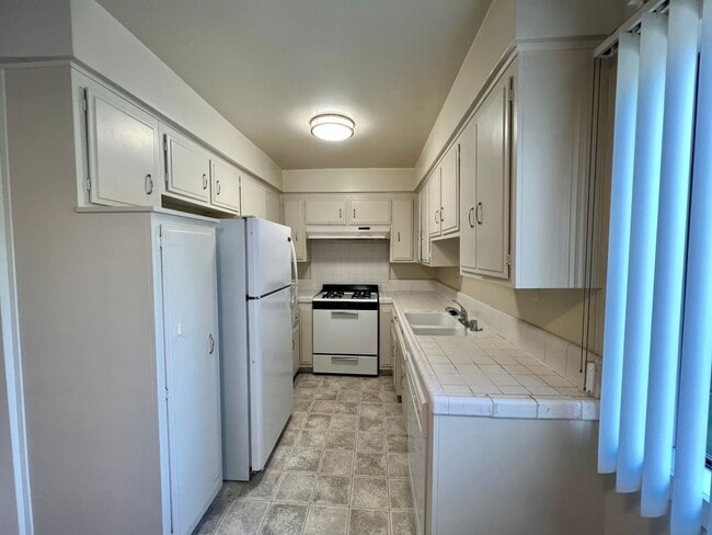 Photo - 3510 Clarington Ave Unidad 04