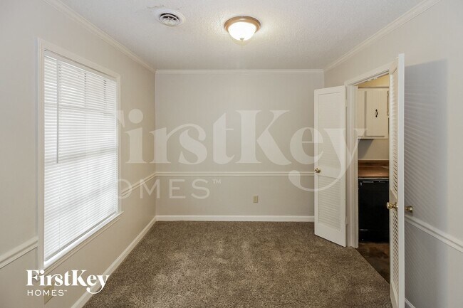 Photo - 6861 Valley Park Dr