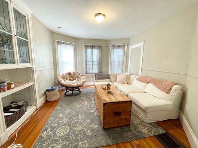 Building Photo - 9 Taft St Unit 1