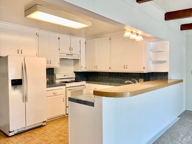 Building Photo - La Mesa - 3 Bedroom/2 bath House PLUS Detached Bonus Room, Garage and W/D