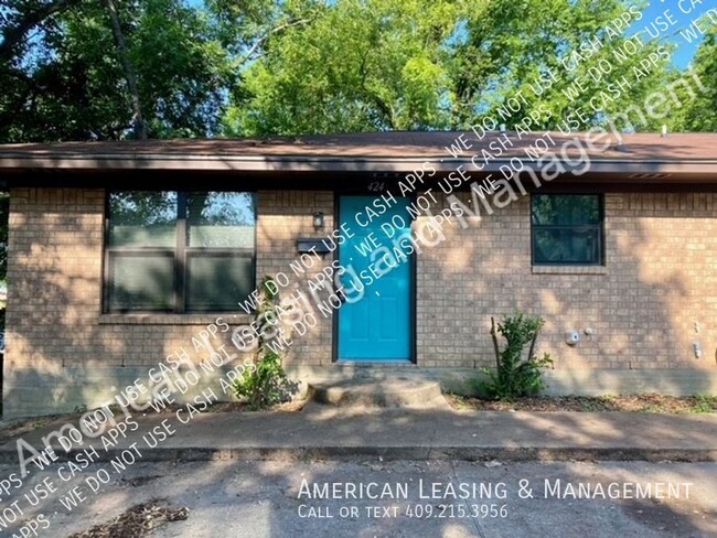 **COMING SOON** Charming 2-Bedroom 1-Bath... - **COMING SOON**  Charming 2-Bedroom 1-Bath... House