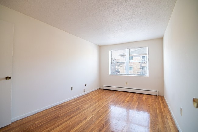 Photo - Edgewood Gardens Embassy and Wilder Ridge ...