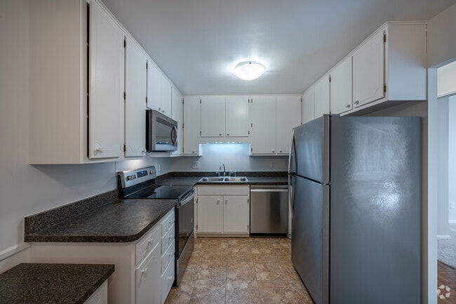 3 habitaciones, 2 habitaciones, 1,550 pies cuadrados, cocina