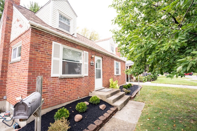 Building Photo - 1758 Sanborn Dr Rental