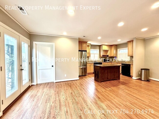 3234 Auburn Ave