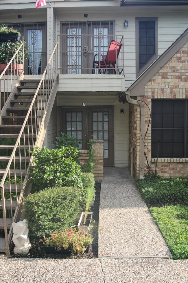 Photo - 2425 Holly Hall St