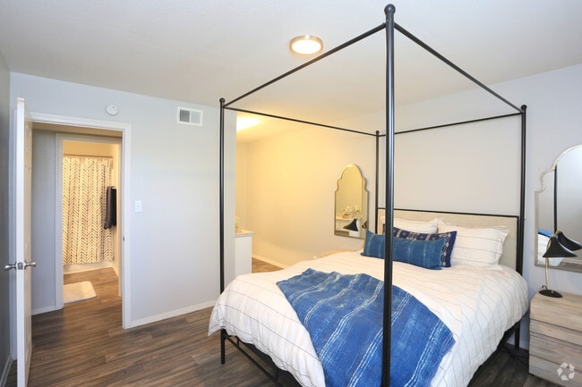 2BR 1BA- Bedroom