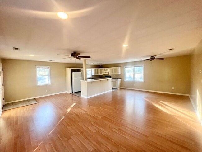 Photo - HWY 421 Studio 15 mintues out of Wilmingto...