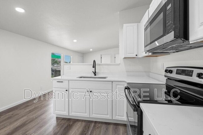 Photo - 403 N Walnut St Unit A