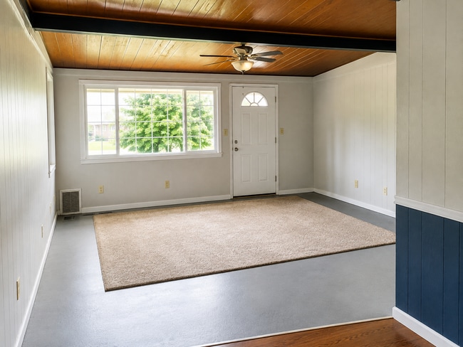 Photo - 667 N Sandy Hook Rd