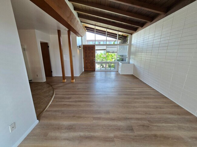 Photo - Pacific Beach 2-br House + Garage