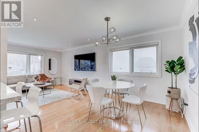 Photo - 96 Wyndcliff Crescent