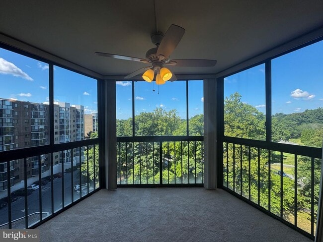 Photo - 15107 Interlachen Dr Unidad 807
