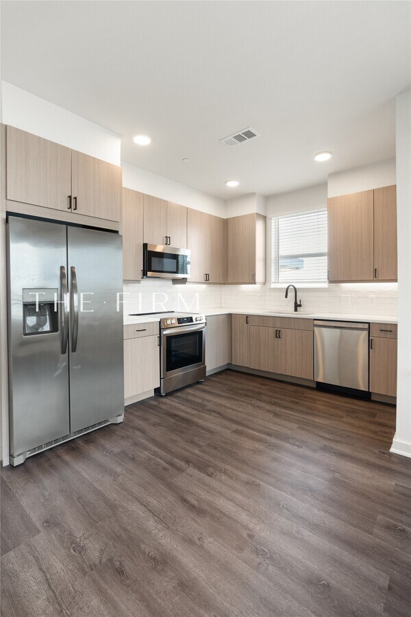 Photo - 3001 W 11th St Unidad 131