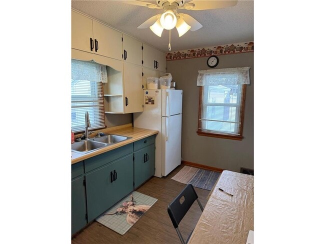 Photo - 320 E Main St