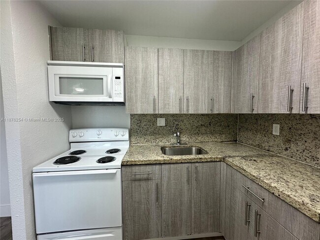 Photo - 2843 Fillmore St Unit 207