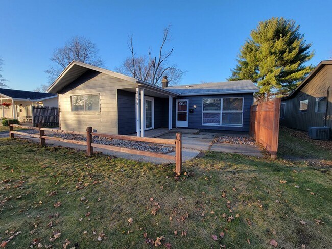 4 bed, 2 bath, 2 car garage - 4 bed, 2 bath, 2 car garage House