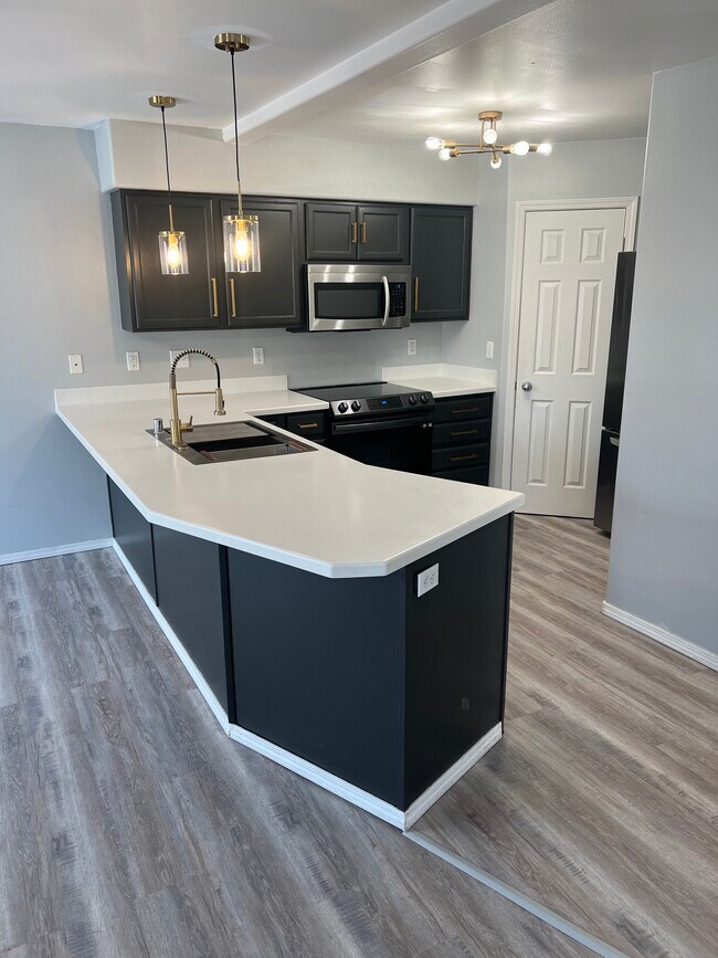 Photo - 6475 Whispering Loop