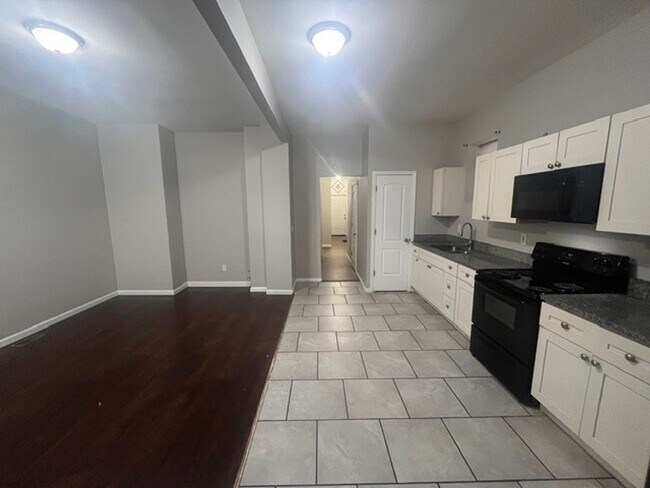 Photo - 3220 Nebraska Ave Unit 1F