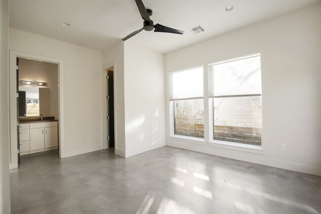 Photo - 1708 Perez St