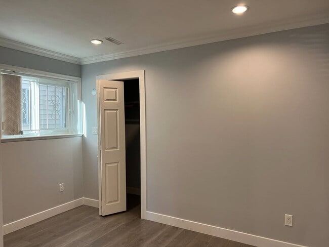 Photo - 783 E 52nd Ave