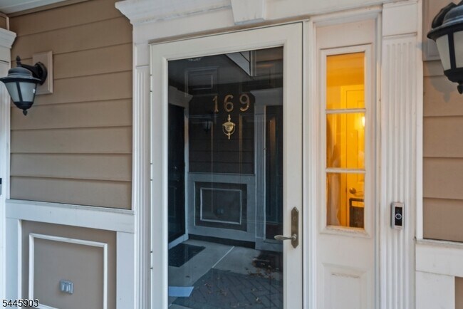 Photo - 169 Price Ct