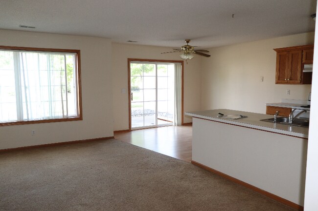 Photo - 301 8th Ave W