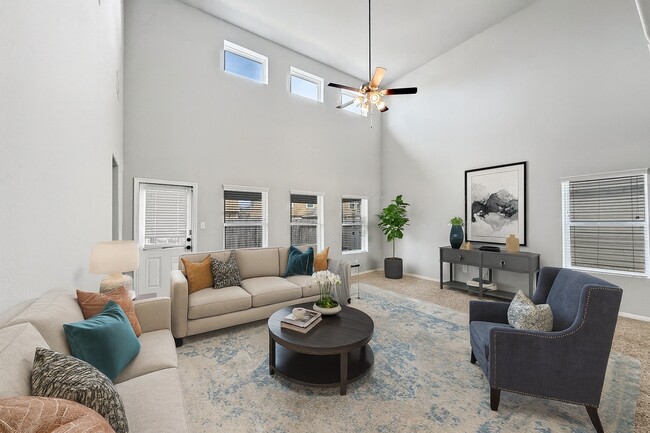 Photo - 3003 Silverhorn Ln