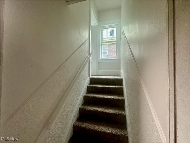 Building Photo - 833 Work Dr Unit 835