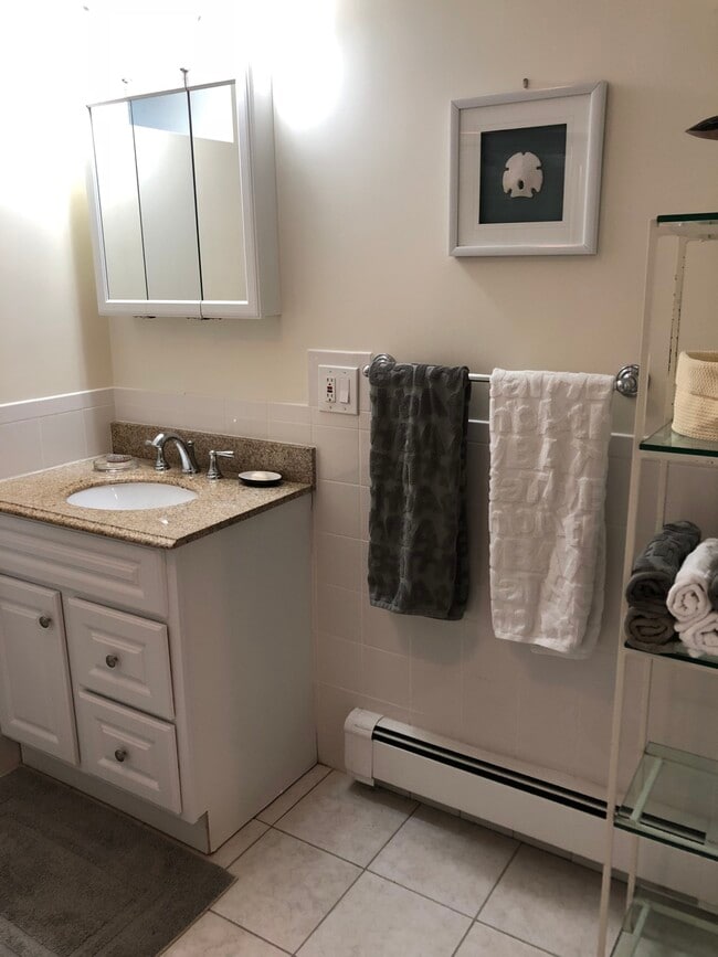 Photo - 60 Hobson St Unidad Guest Suite