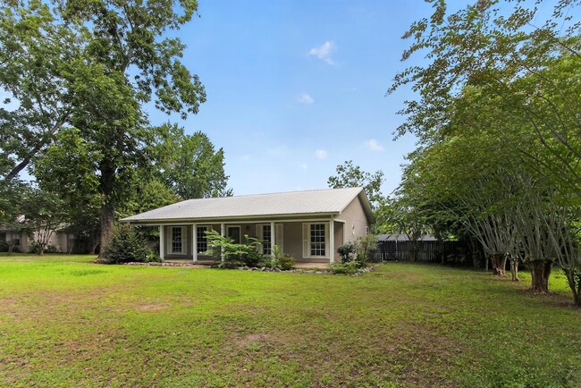 Photo - 3017 Airport Rd