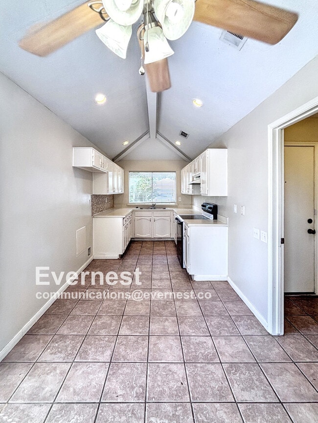 Photo - 8731 Summit Pines Dr