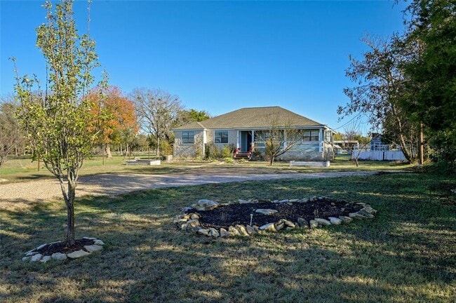 Photo - 105 Deep Lake Cir