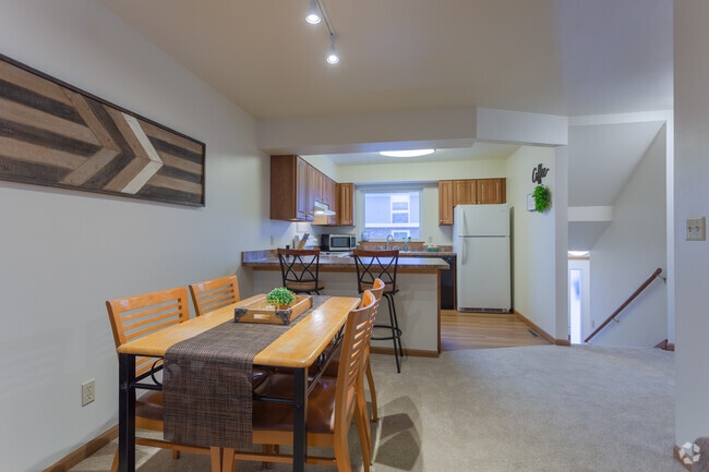 2BR, 2BA - Townhome - Apple Valley Associates LLC