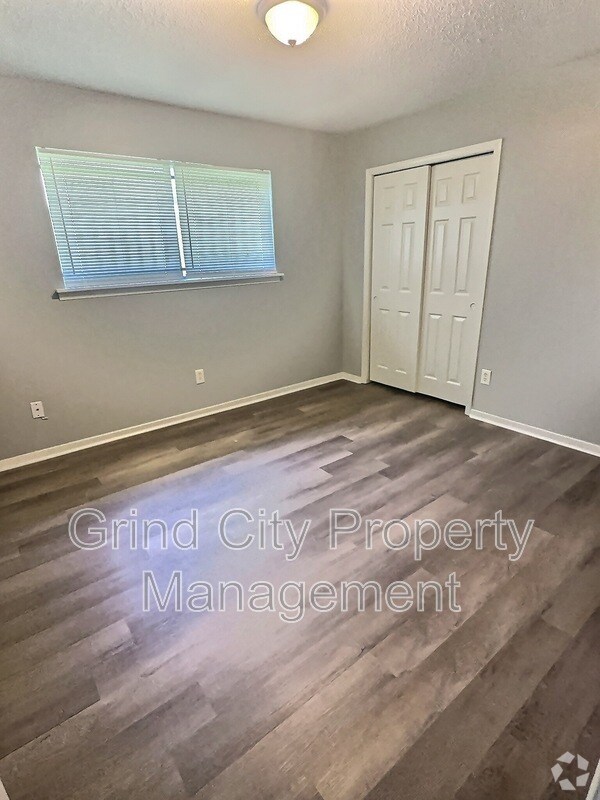 Building Photo - 5440 Flowering Peach Dr Rental