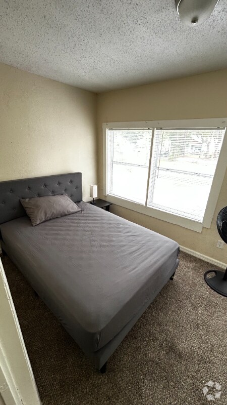 Building Photo - 1104 E Genesee St Rental