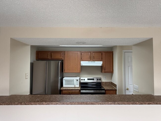 1604 Arlyn Cir