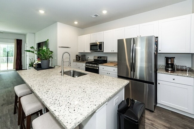 239 Pine Crest View Dr