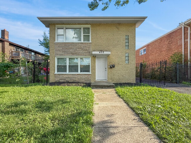 Building Photo - 432 Hickory St Rental
