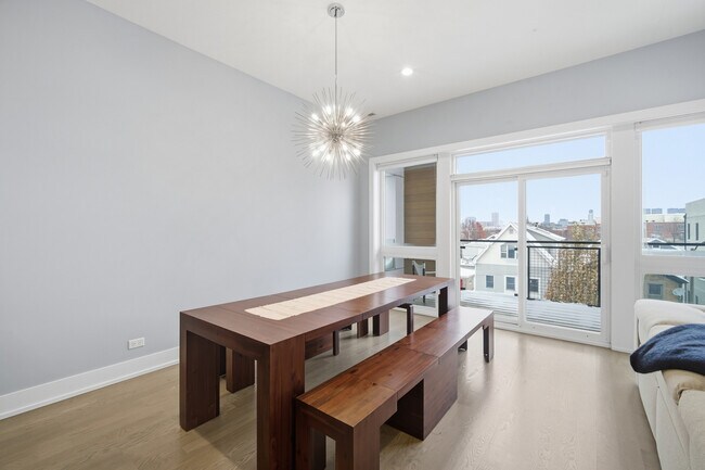 Photo - 725 W 17th St Unidad 3