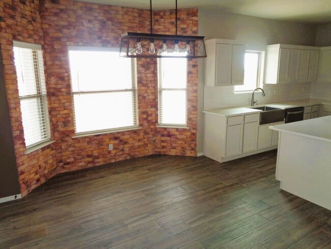 Photo - Exquisite Two Story Horizon Home With Refrigerated Air Situated On Cul De Sac Lot In Quiet Neighb...