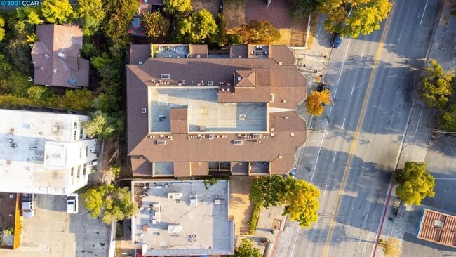 Photo - 2615 Telegraph Ave Unit 401