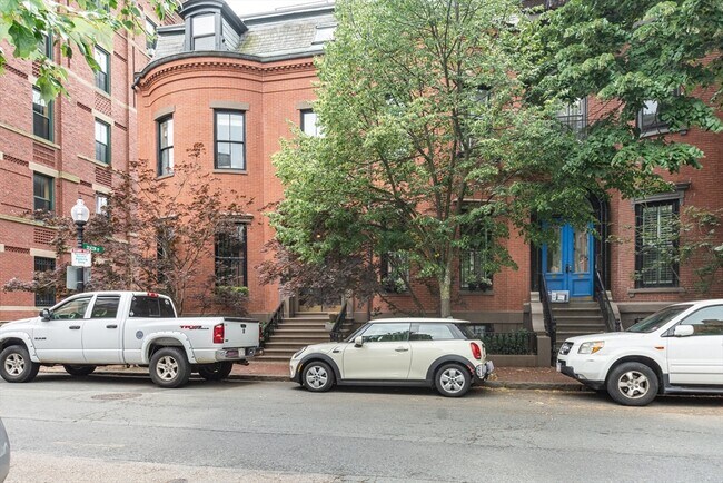 Building Photo - 78 W Concord St Unit 2 Rental