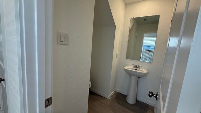 Photo - 913 Pertuso Ln