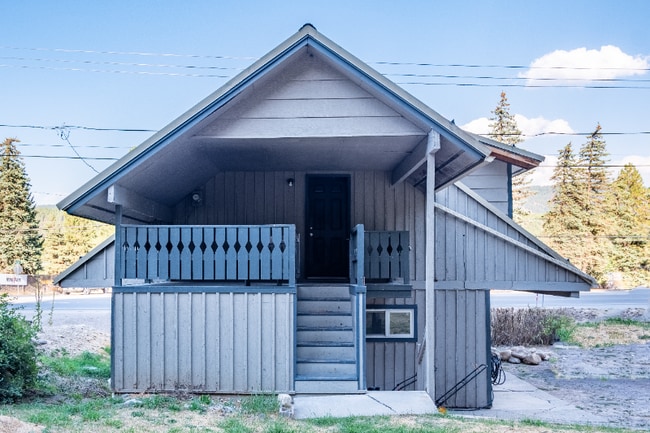 Photo - 33976 U.S. Hwy 2 W Unidad 33976