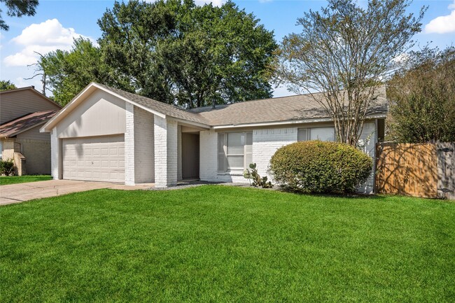 Photo - 20109 Misty Pines Dr