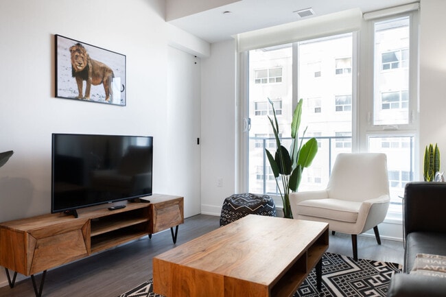 Photo - 90 Champagne Ave S Unit ID1223083P