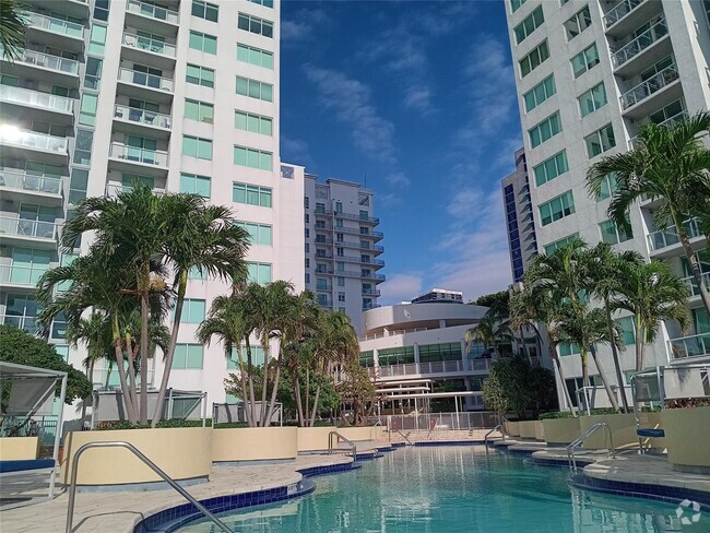 Building Photo - 244 Biscayne Blvd Unit 244 Biscayne Blvd # 15-10 (F10466458) Rental