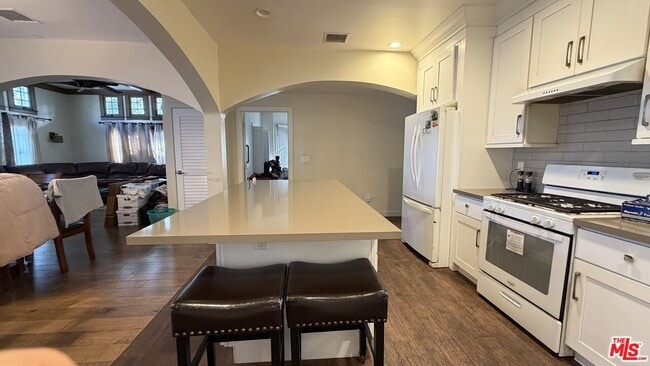 957 5th Ave